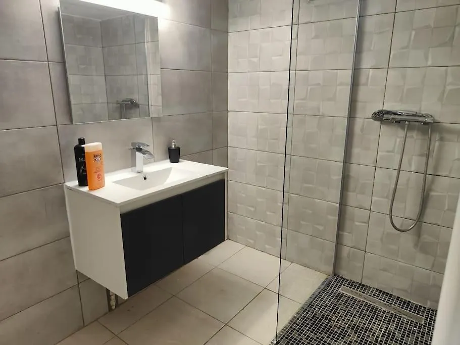 Zin And Green Jacuzzi Superbet2 Spacieux Idealement Situe Apartment Vitrolles