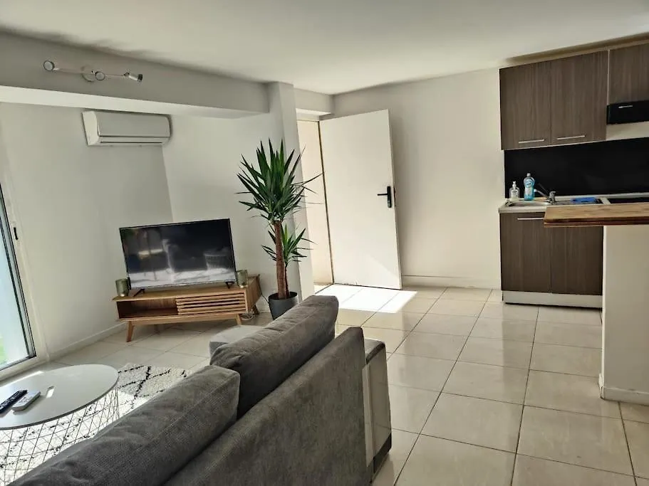 Zin And Green Jacuzzi Superbet2 Spacieux Idealement Situe Apartment Vitrolles  Vitrolles (Bouches-du-Rhone)